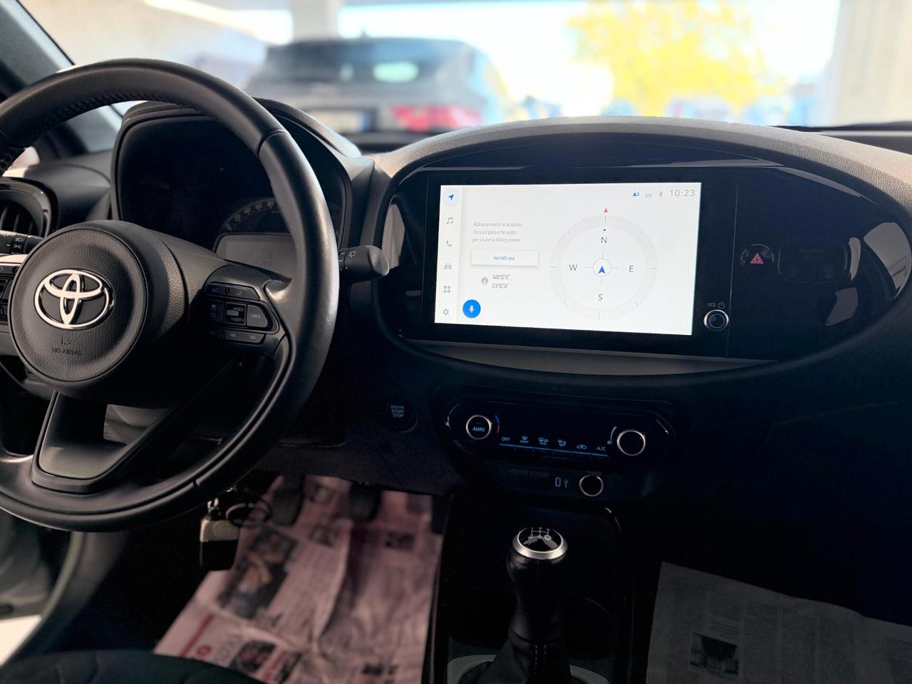 TOYOTA AYGO X LOUNGE NEOPATENTATI