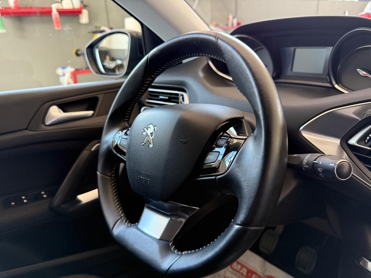 Peugeot 308 BlueHDi 150 S&S EAT6 SW Allure