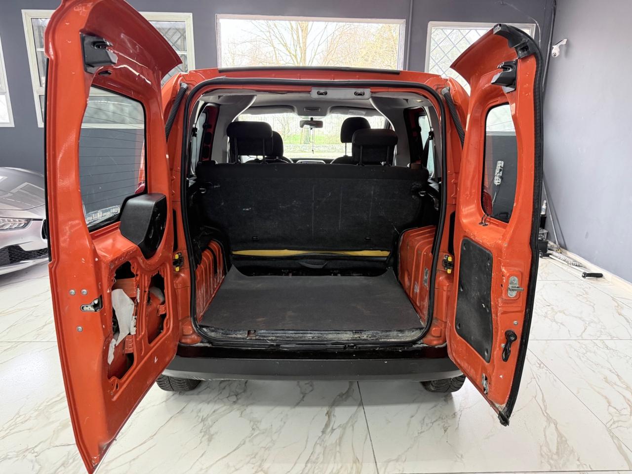 Fiat Fiorino 1.3 MJT 95CV Combi Semivetrato Adventure