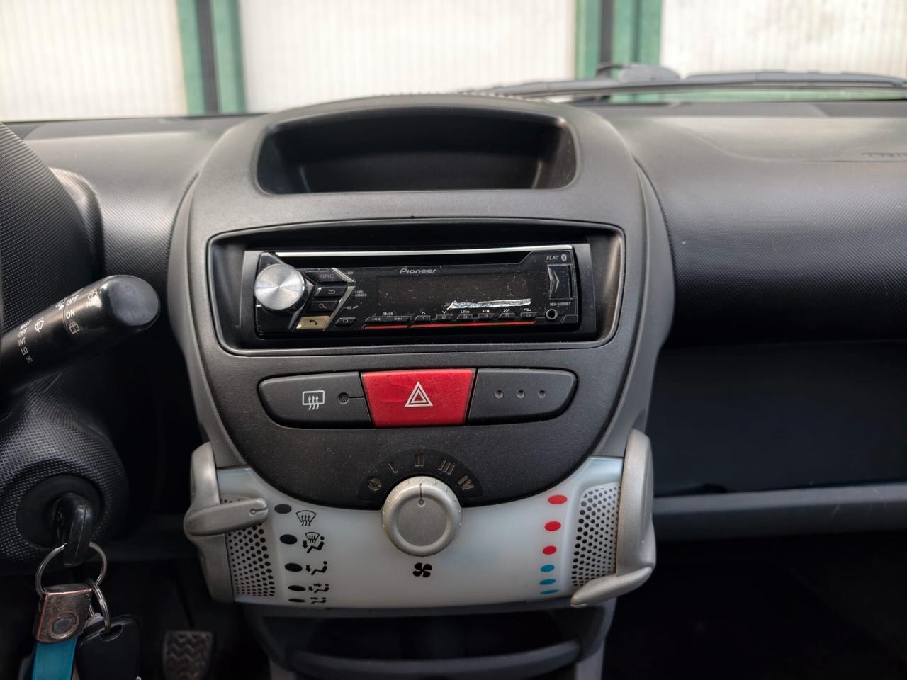 Peugeot 107 1.0 5 PORTE UNICO PROPRIETARIO NEOPATENTATI 2010