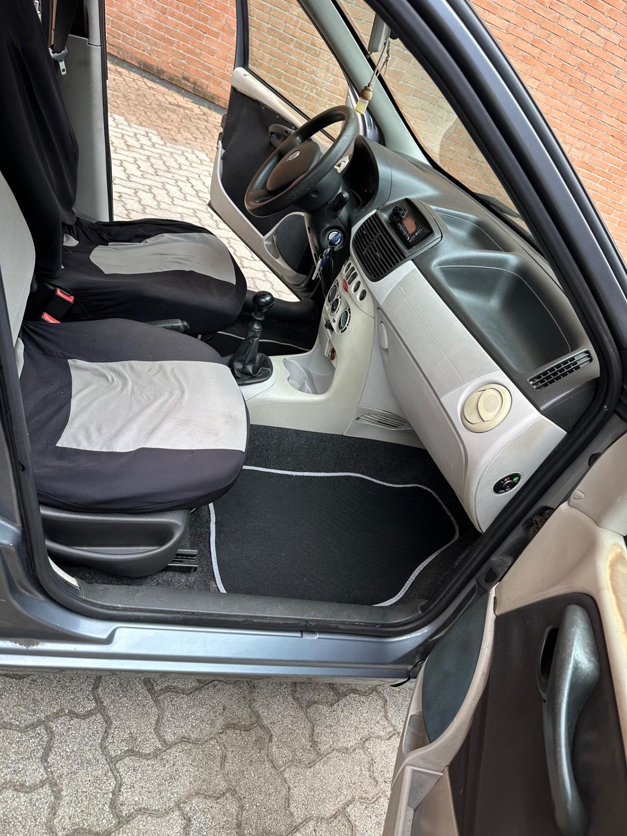 Fiat Punto 1.2i cat 5 porte EL