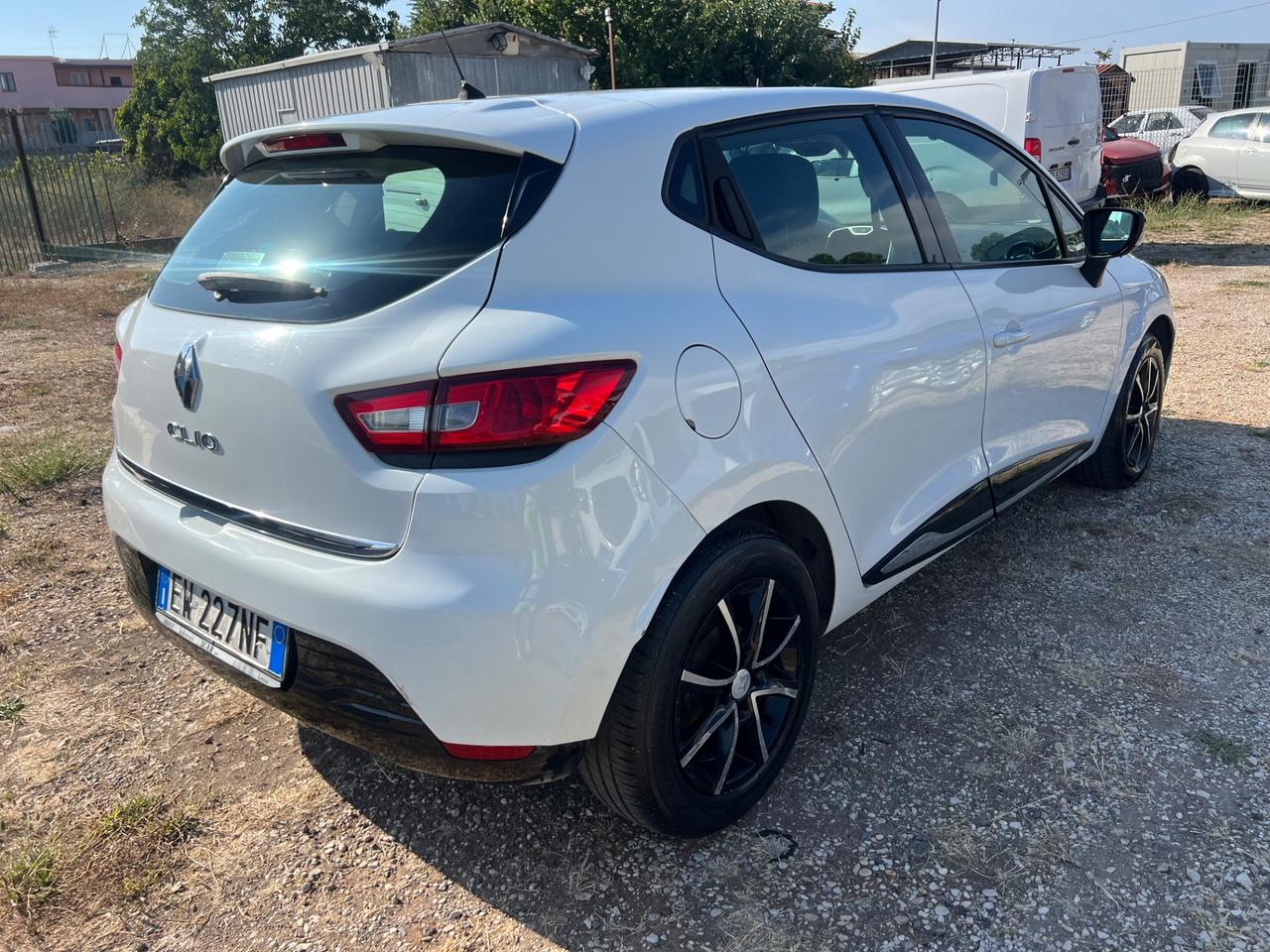 Renault Clio 1.2 75CV 5 porte Wave