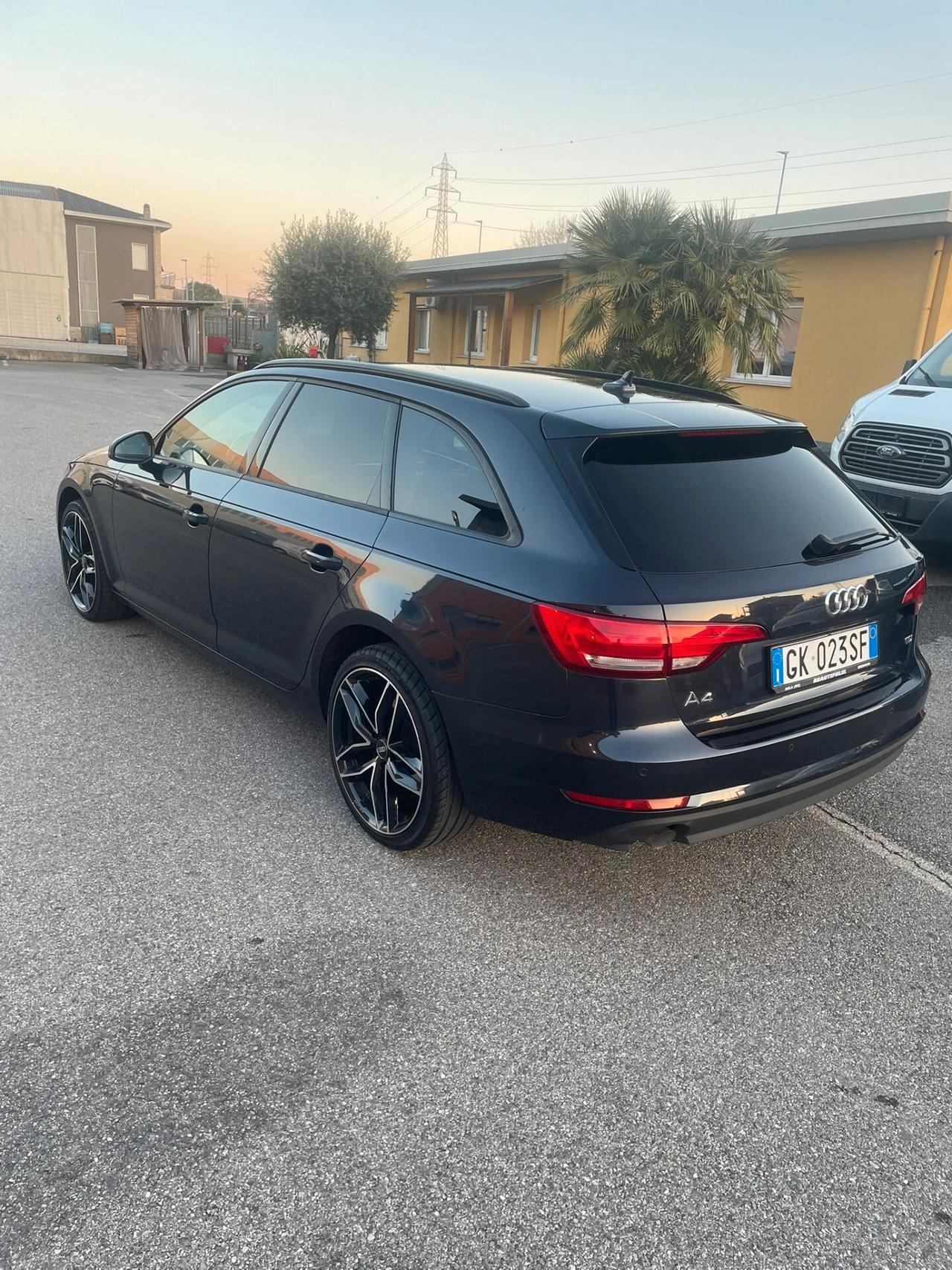 Audi A4 Avant 2.0 TDI 150 CV S tronic S line edition