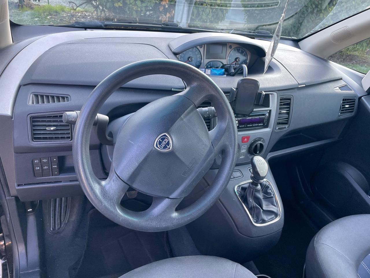 Lancia MUSA 1.4 benzina anno 2011 km 140. Mila