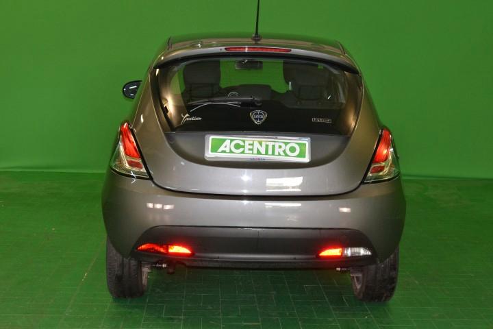 LANCIA New Ypsilon 5 porte - MY21 1.0 70cv Hybrid Silver