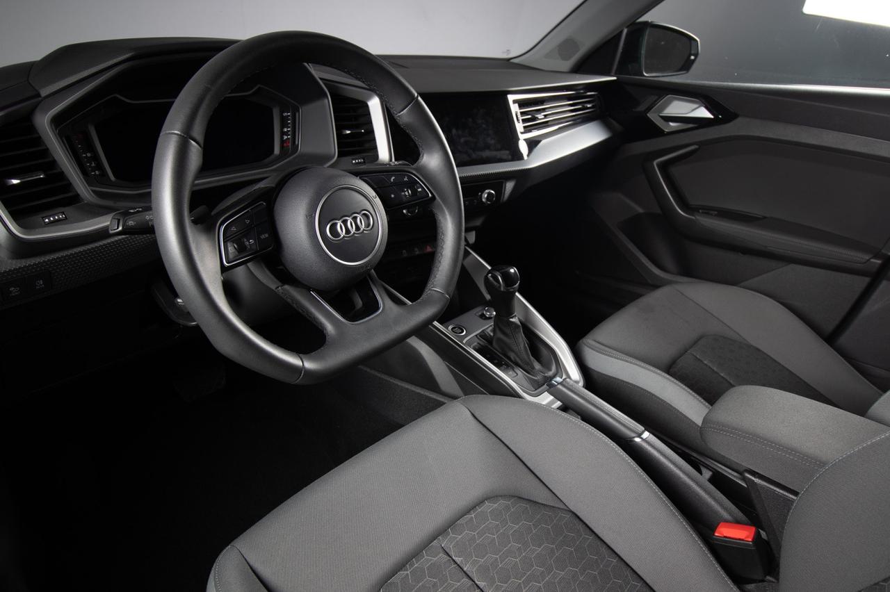 Audi A1 Sportback 30 Tfsi S-line Black Identity S-tronic