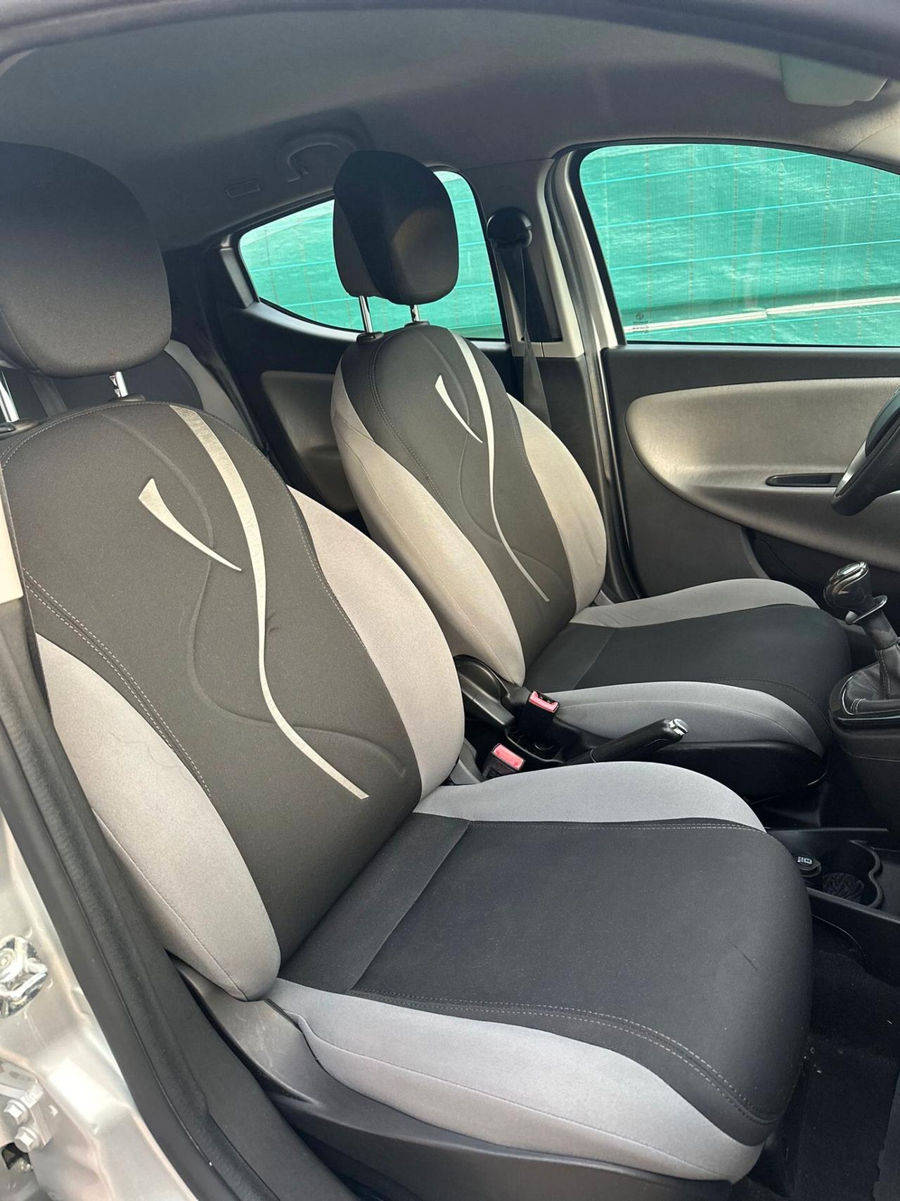 Lancia Ypsilon 1.2 2014 GPL Ecochic Silver