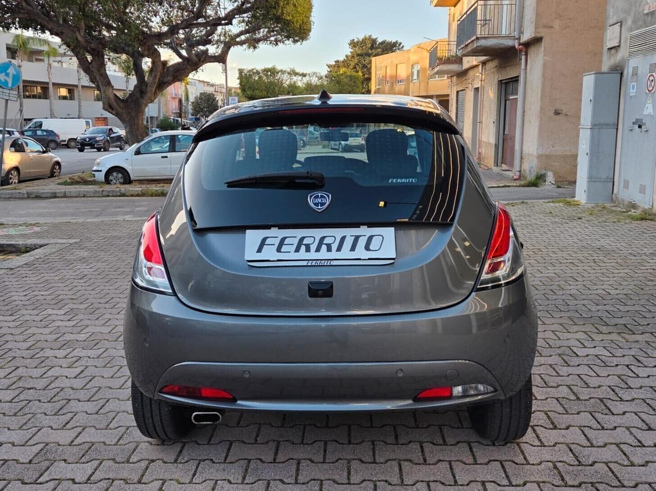 Lancia Ypsilon 1.0 Hybrid 5 porte S&S Platino