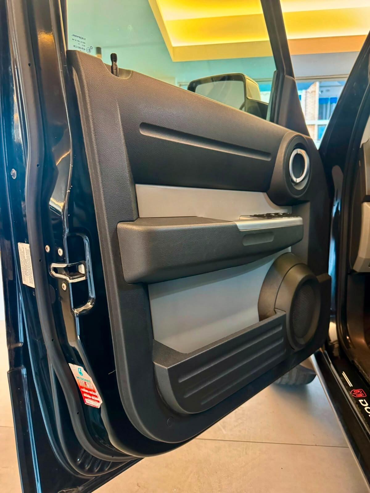 DODGE NITRO 2.8 CRD SXT 4WD AUTOMATICA