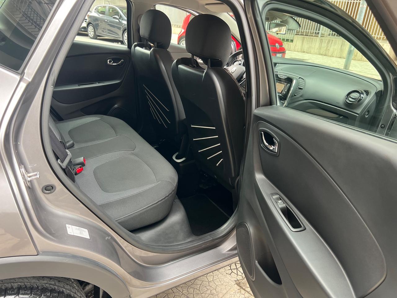 RENAULT CAPTUR 1.5 DCI NAVI CAMERA BI COLOR