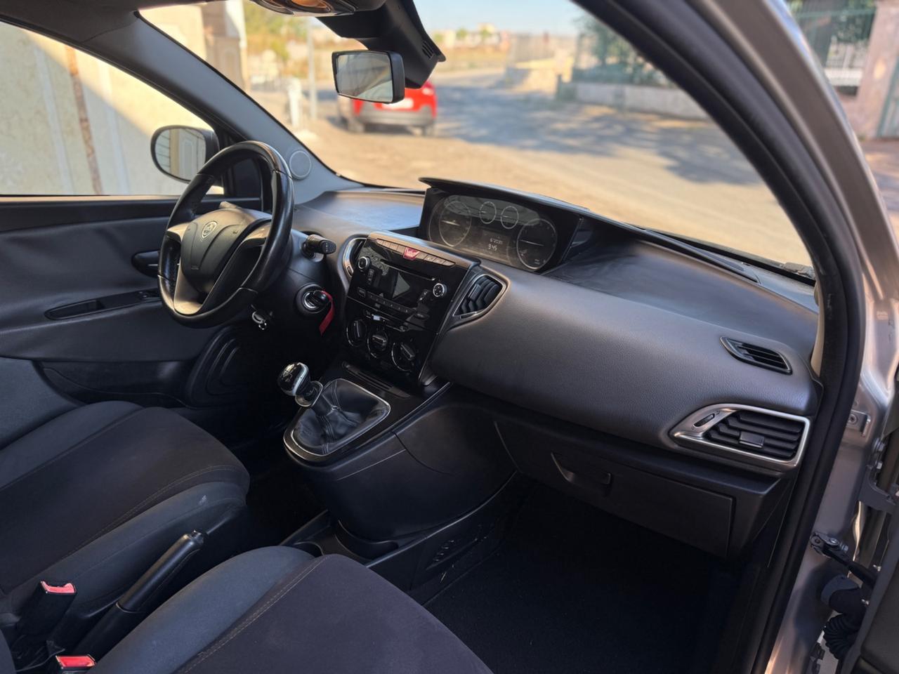 Lancia Ypsilon 1.2 69 CV 5 porte GPL Ecochic Gold