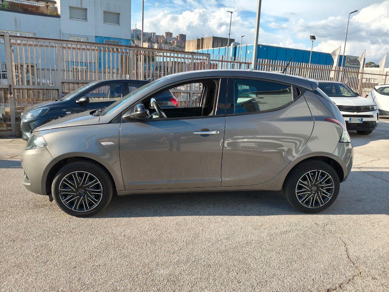 Lancia Ypsilon 1.0 firefly hybrid Gold s&s 70cv 5p.ti