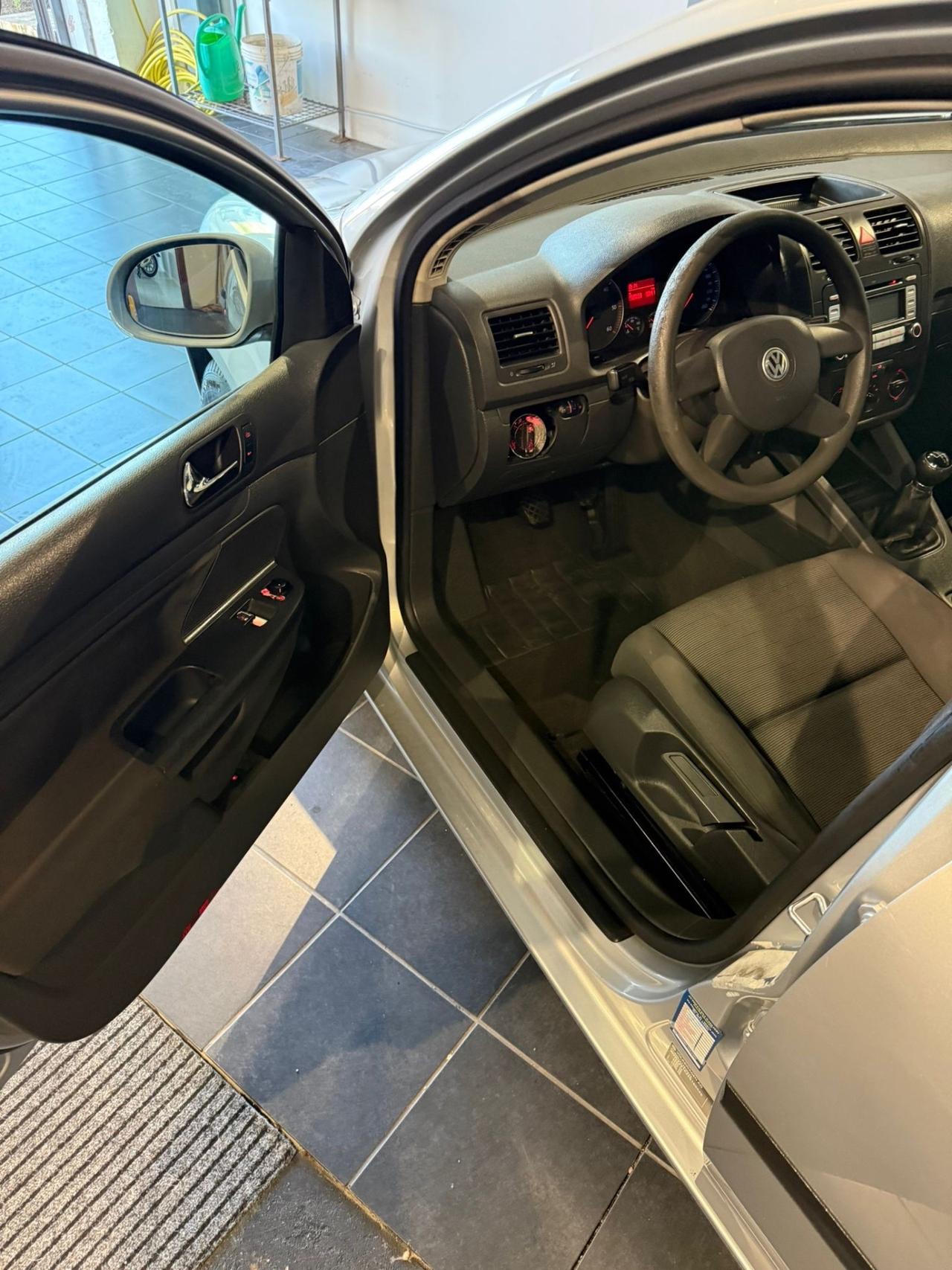 Volkswagen Golf 5 SERIE-NEOPATENTATI