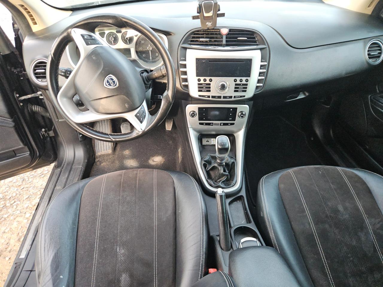 Lancia Delta 1.9 MJT Twinturbo DPF Gold