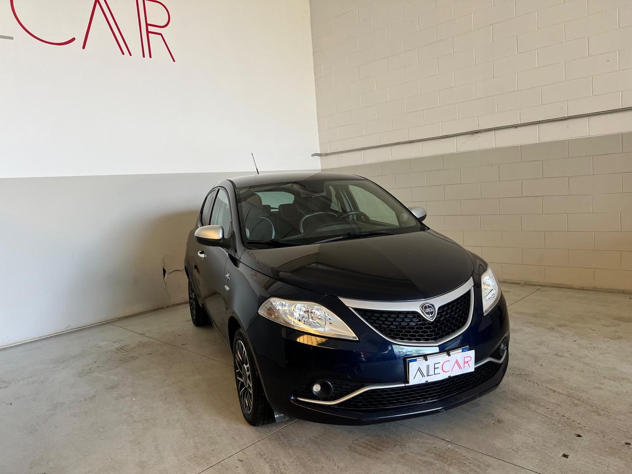 Lancia Ypsilon 1.2 69 CV 5 porte Mya