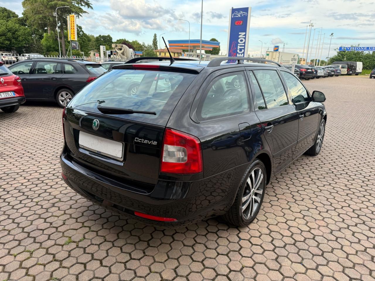 Skoda Octavia 1.6 TDI CR F.AP. Elegance OK NEOPATENTATI
