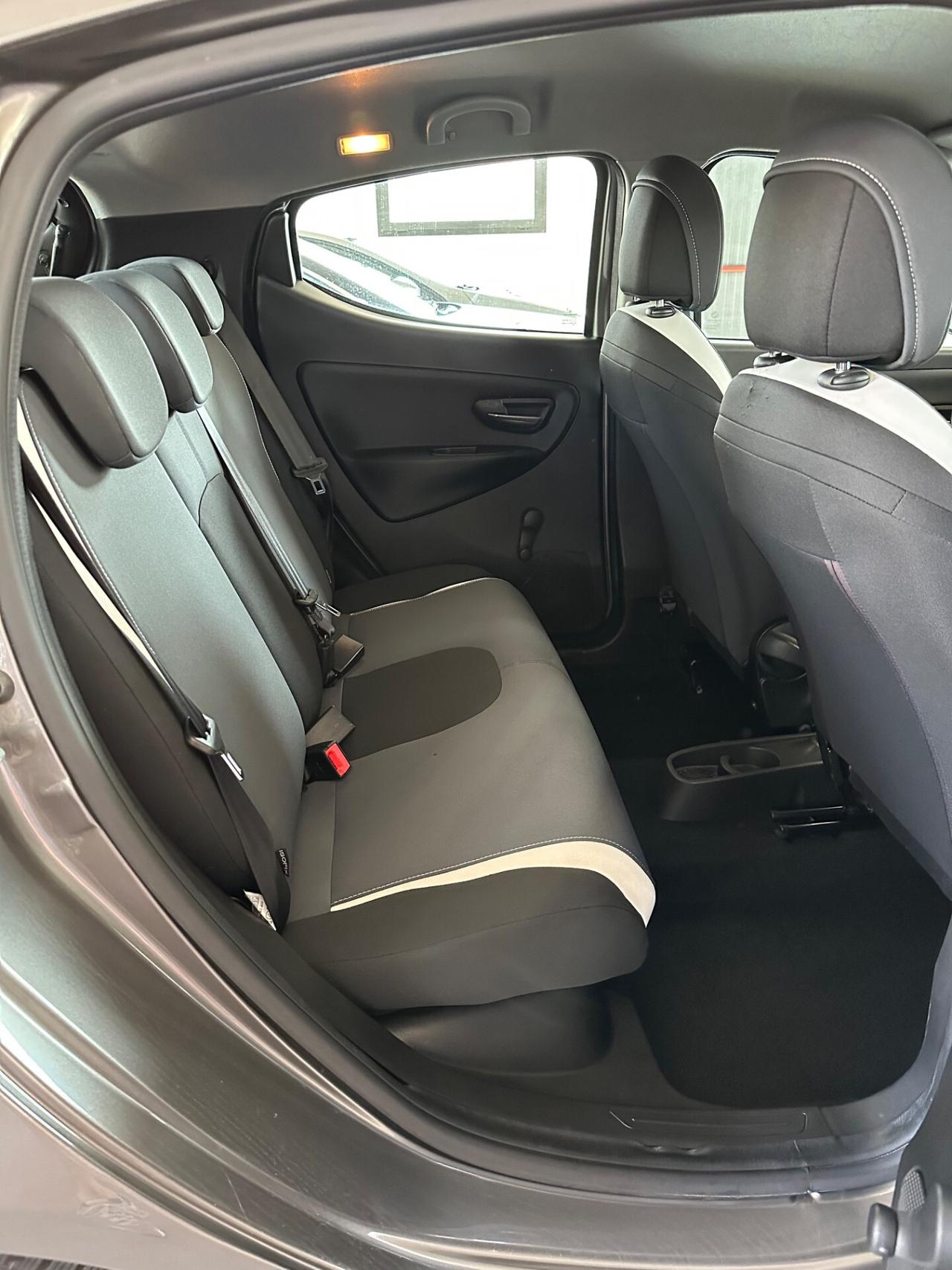 Lancia Ypsilon 1.2 69 CV 5 porte Gold