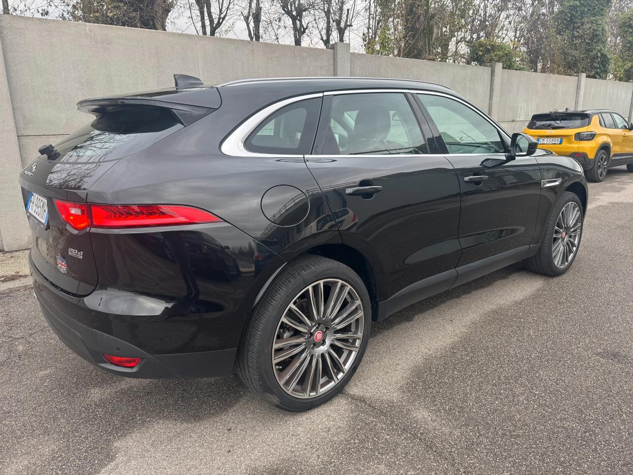 Jaguar F-Pace 2.0 D 180 CV Portfolio