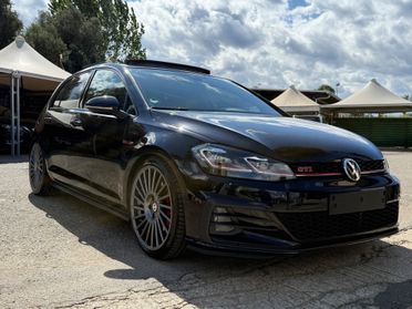 Volkswagen Golf GTI 2.0 TSI BlackStyle