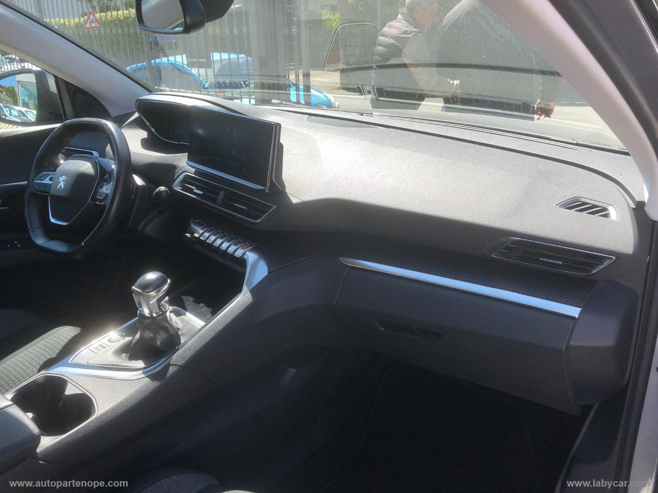 PEUGEOT 3008 BlueHDi 130 S&S Business