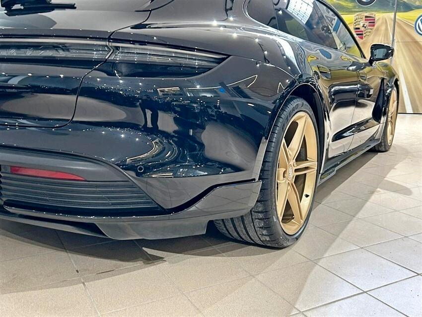 Porsche Taycan 4S Cross Turismo