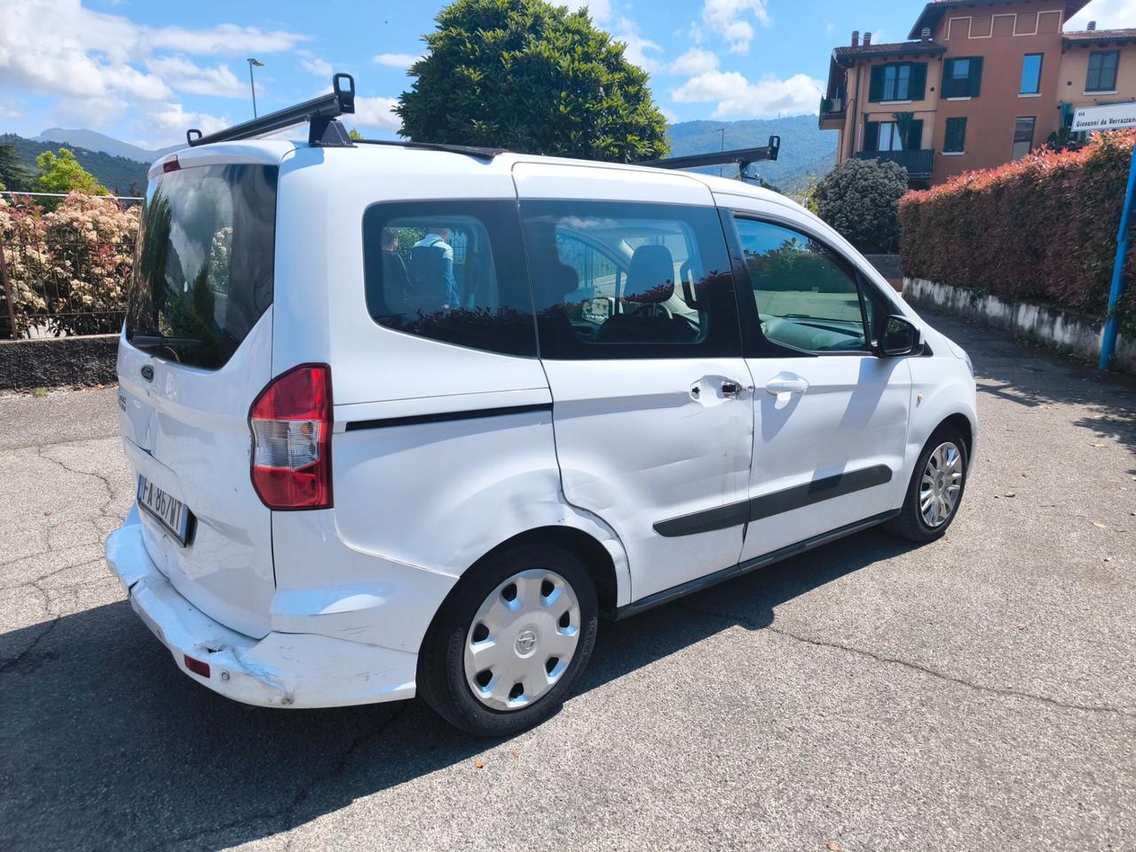 FORD TOURNEO COURIER 1,5 TDCI- EURO 6-OK NEOP.-AUTOCARRO 4 POSTI