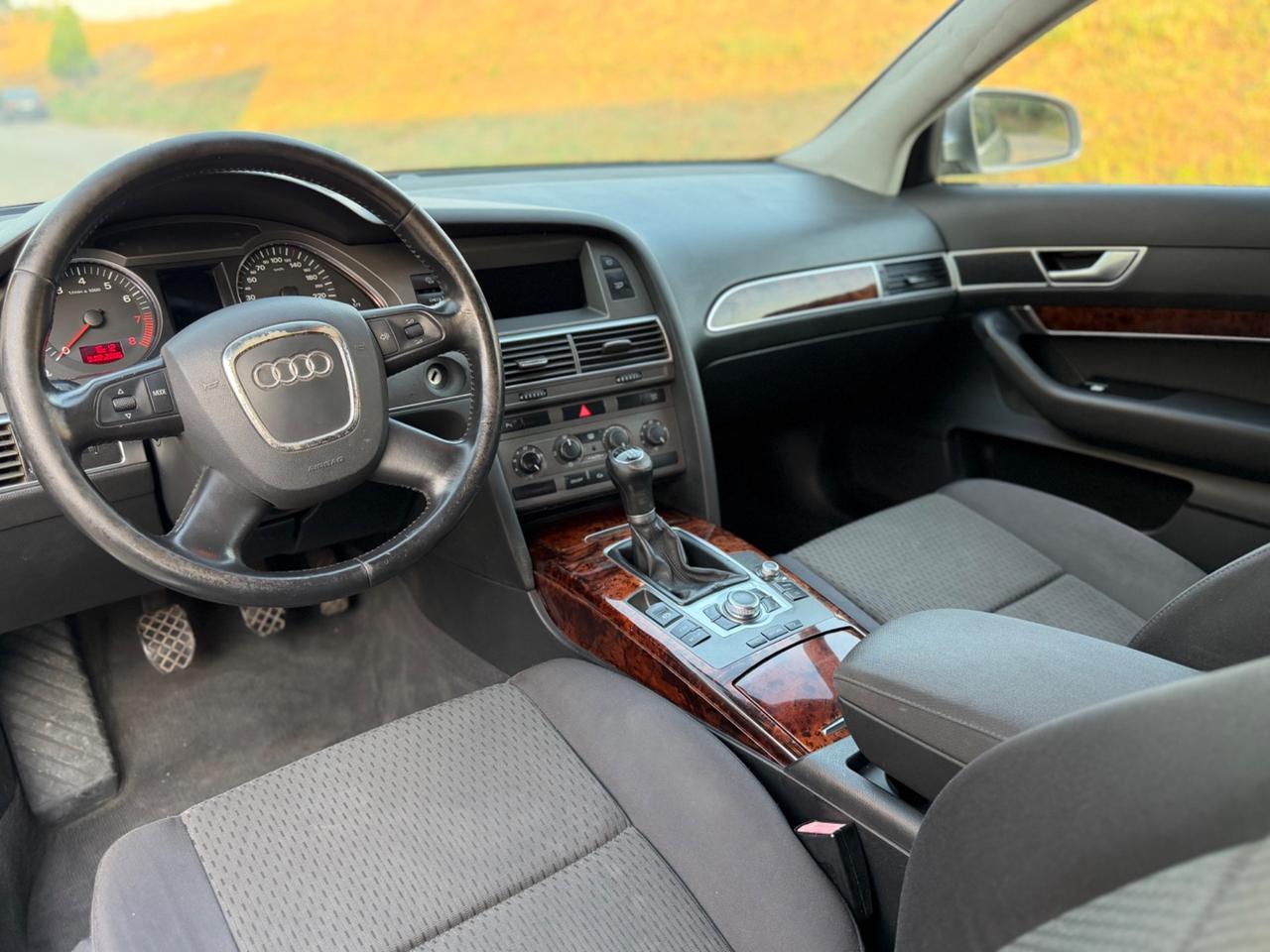 Audi A6 2.4 V6. G p L