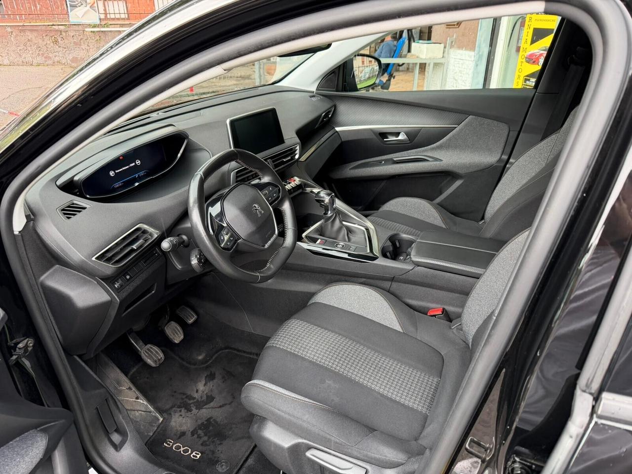 Peugeot 3008 BlueHDi 131CV Allure anno 12/2022 Permute Garanzia Finanziamenti
