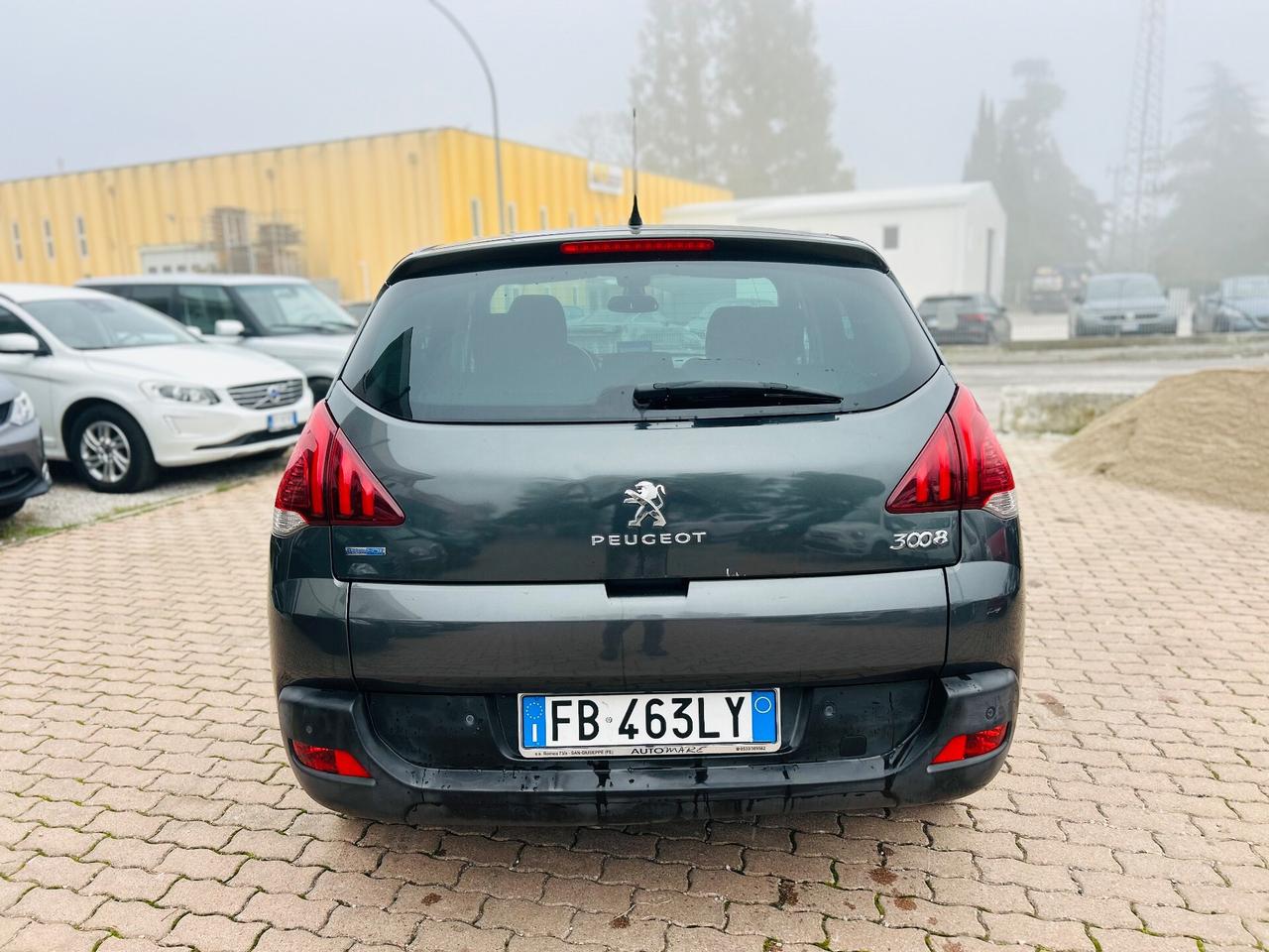 Peugeot 3008 BlueHDi 120 SeS Crossway
