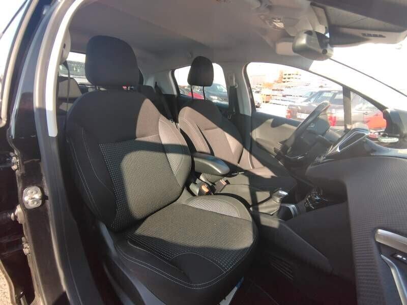 Peugeot 208 PureTech 82 5 porte Allure