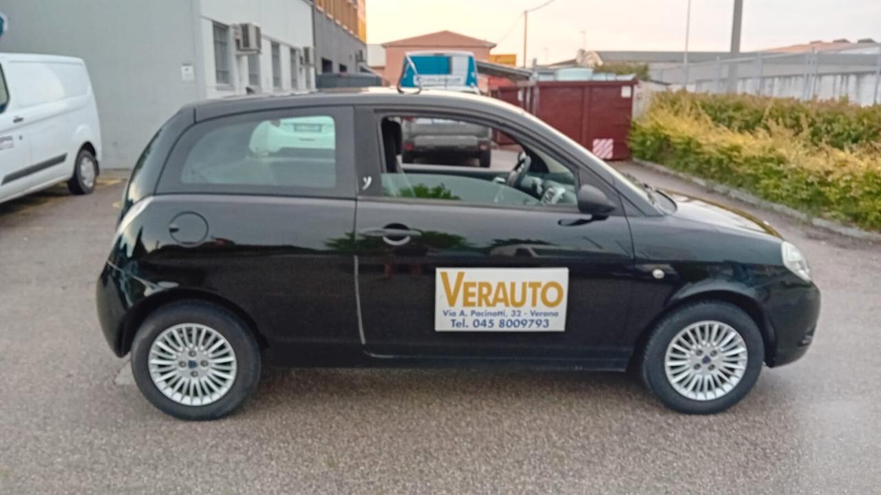 Lancia Ypsilon 1.4 Argento