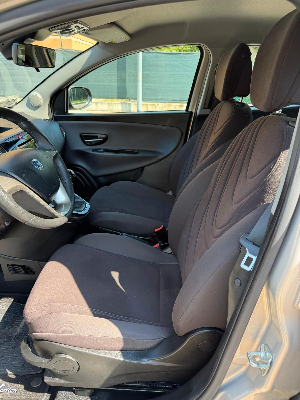 Lancia Ypsilon 1.2 - NEOPATENTATI - 12 MESI DI GARANZIA -