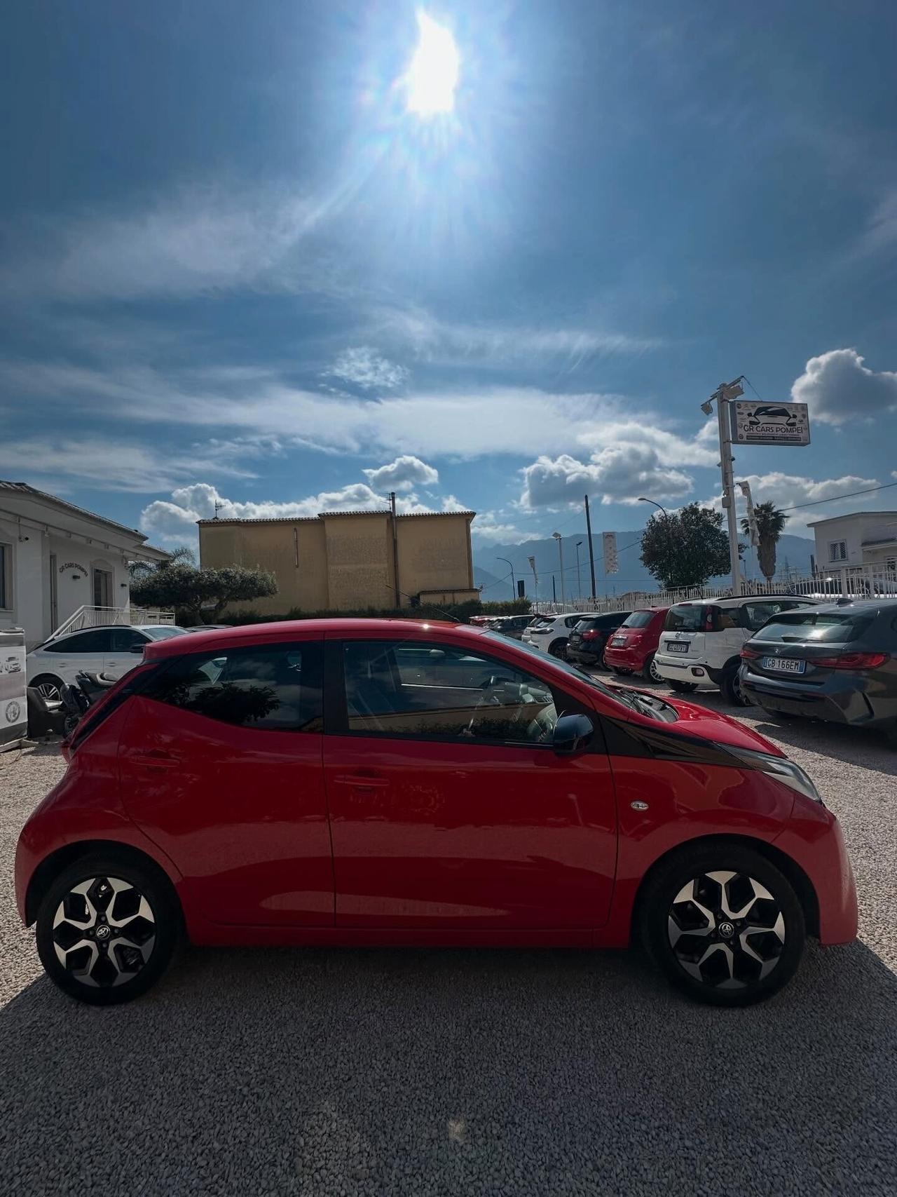 Toyota Aygo Connect 1.0 VVT-i 72 CV 5 porte x-clusiv