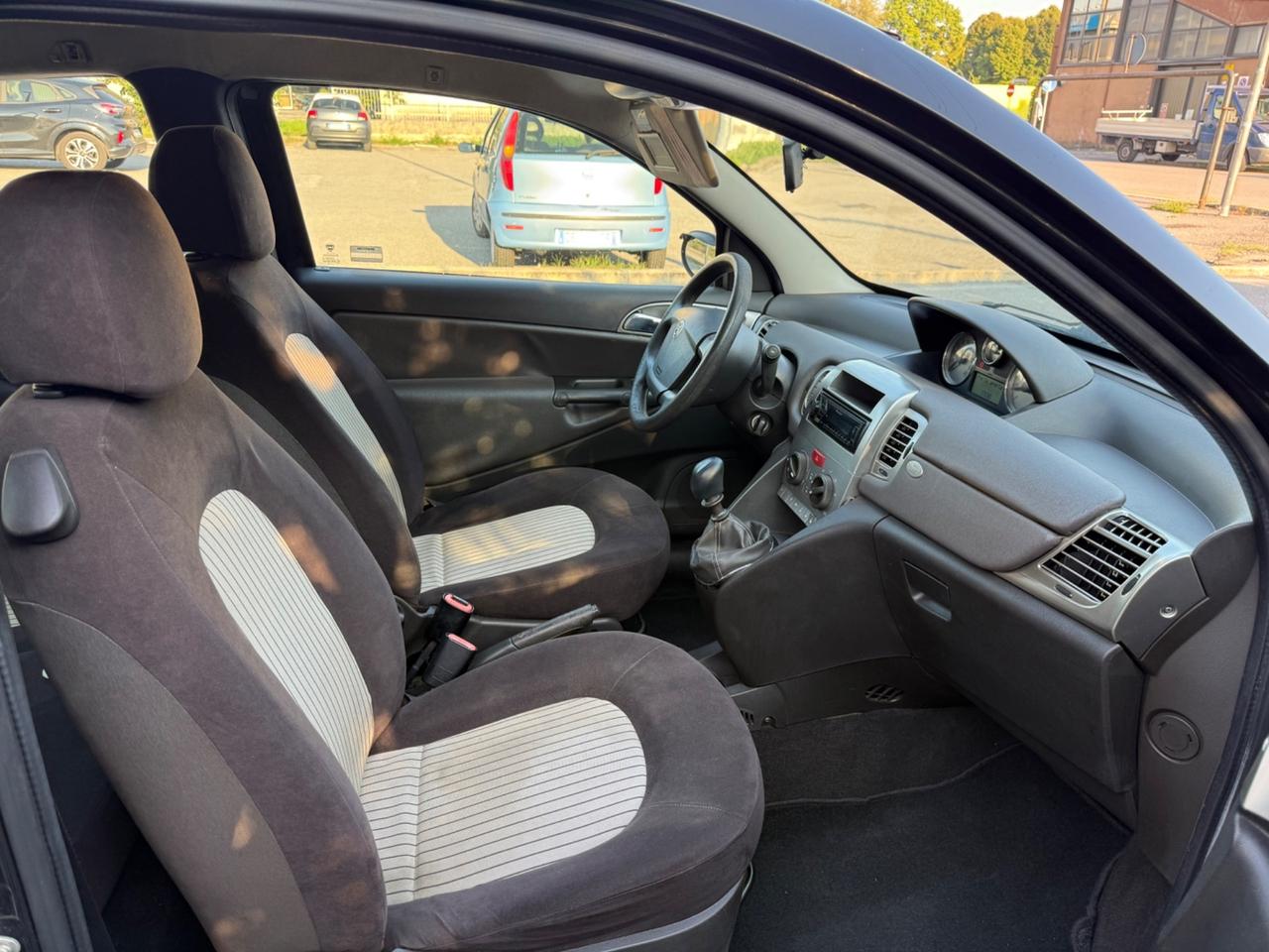 Lancia Ypsilon 1.2 Argento