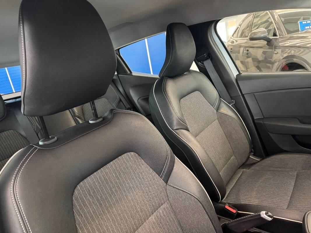 Renault Clio 1.0 tce Intens 90cv my21