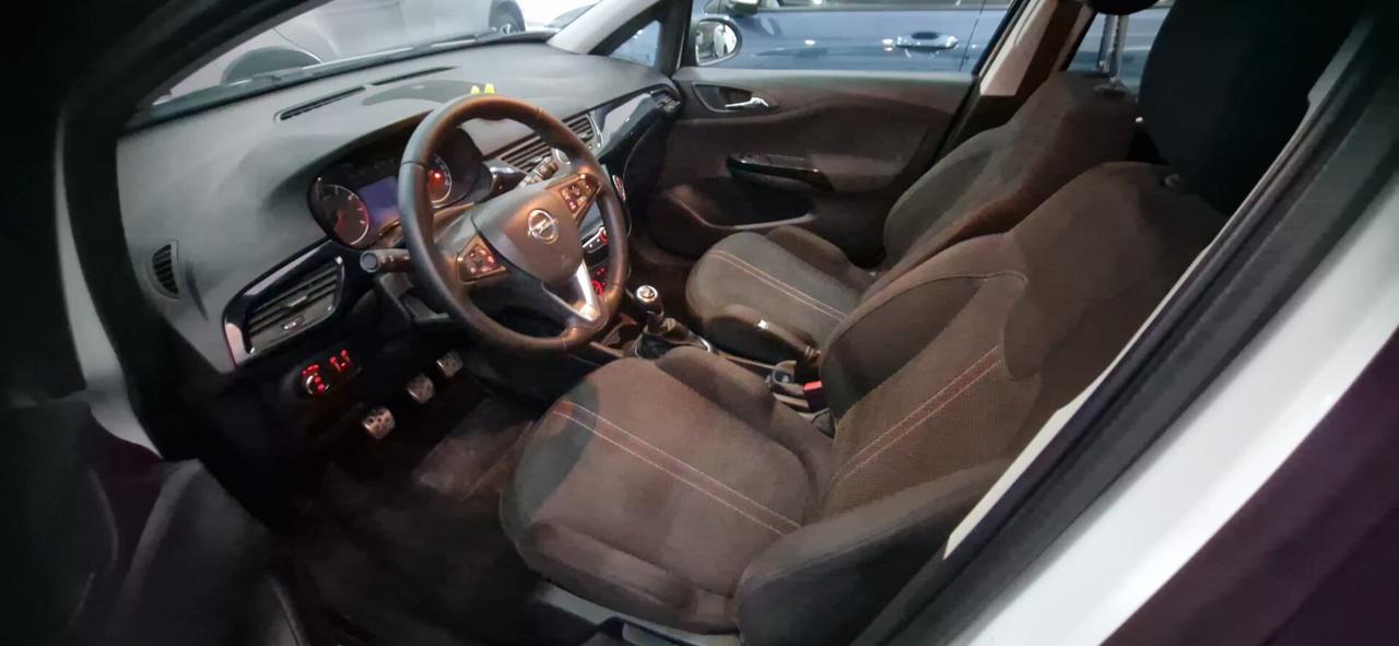Opel Corsa 1.4 90CV GPL Tech 5 porte Black Edition