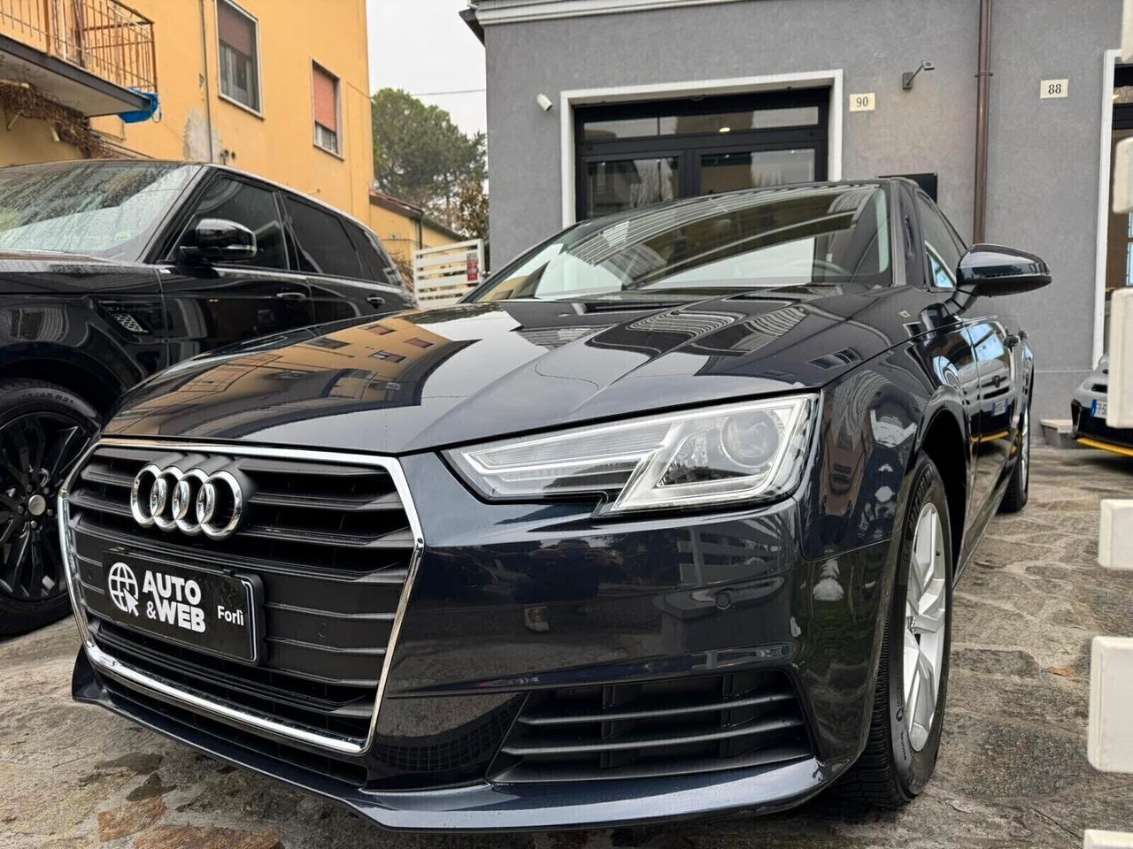 AUDI A4 2.0 TDI 122 CV BUSINESS UNIP ZERO ANTICIPO