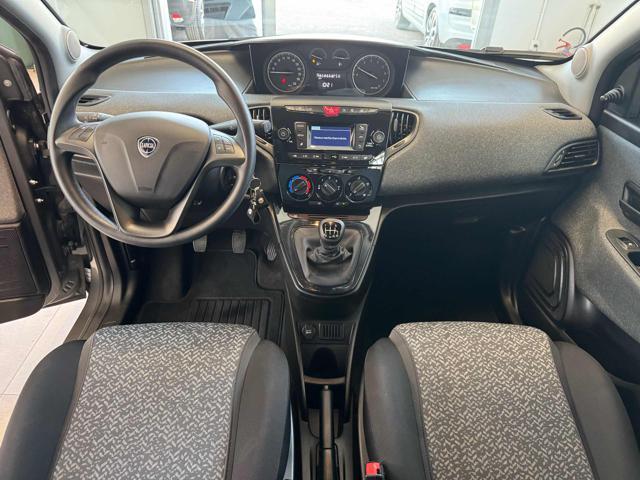 LANCIA Ypsilon 1.0 FireFly 5 porte S&S Hybrid Ecochic Silver