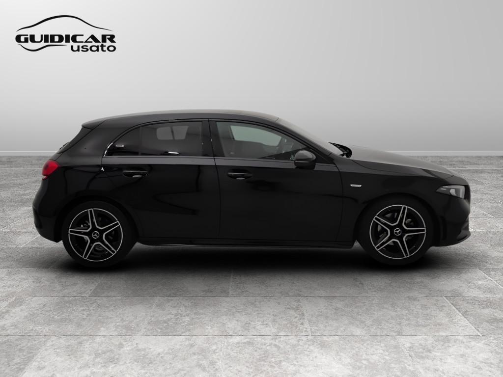 Mercedes-Benz Classe A - W177 2018 - A 180 d Premium Night edition auto