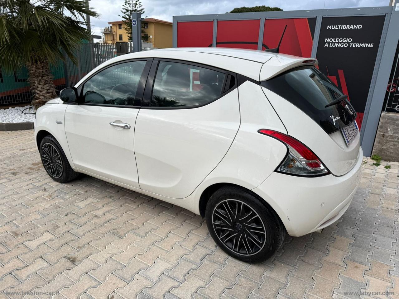 LANCIA Ypsilon 1.2 69 CV 5p. GPL Ecochic Gold