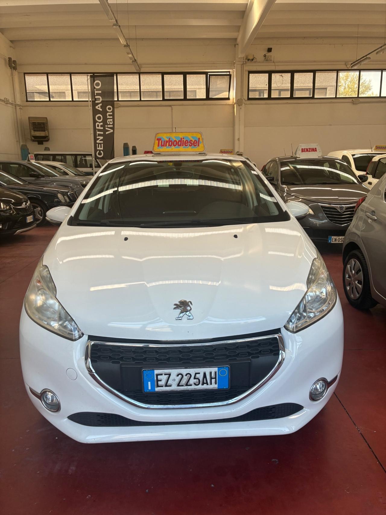 Peugeot 208 1.4 HDi 68 CV 5 porte Allure