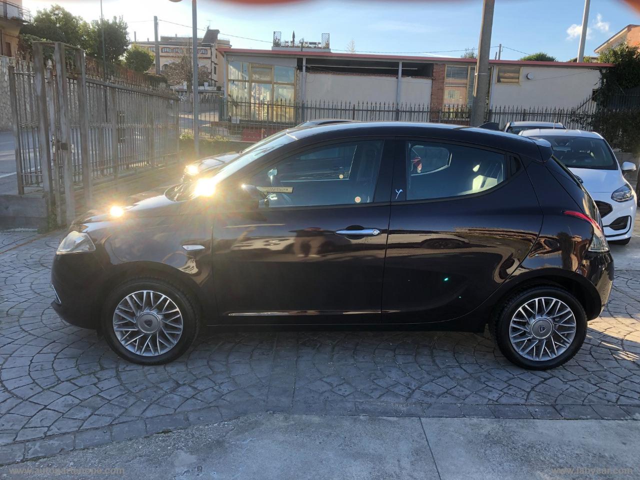 LANCIA Ypsilon 1.2 69 CV Platino