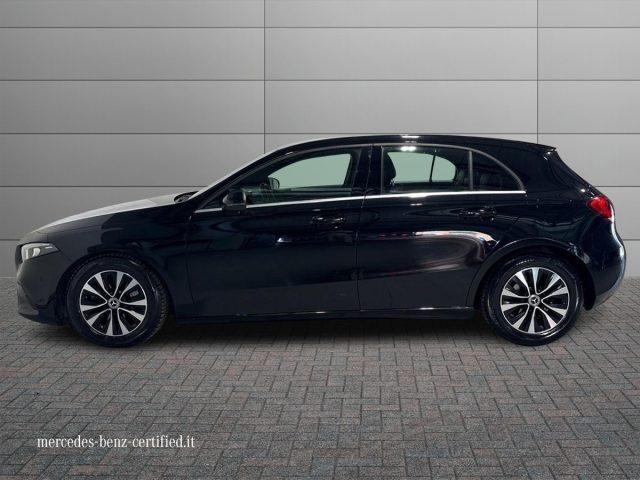 MERCEDES-BENZ A 180 d Automatic Business