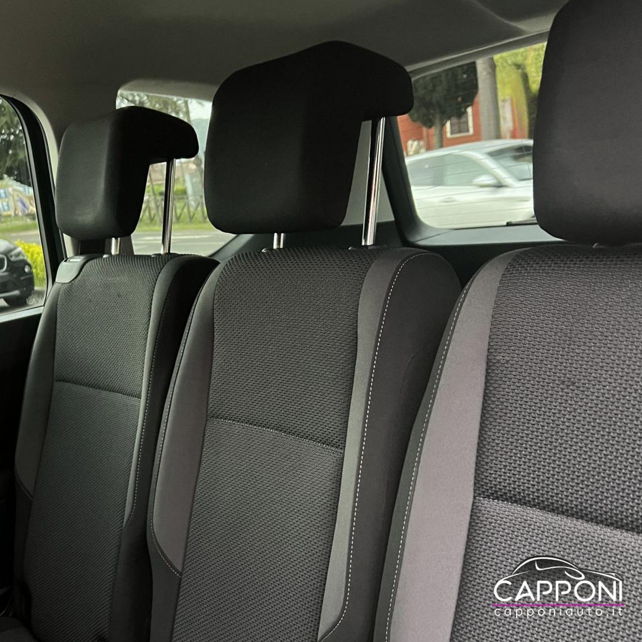 Volkswagen Touran 1.6 TDI 115 CV 7 POSTI