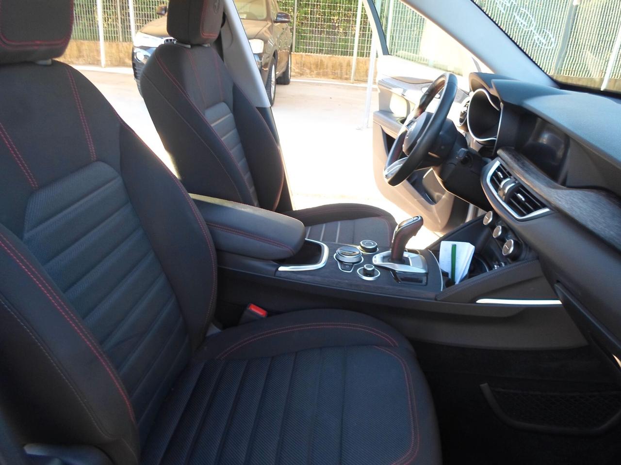 Alfa Romeo Stelvio 2.2 Turbodiesel 190 CV AT8 Q4 Business