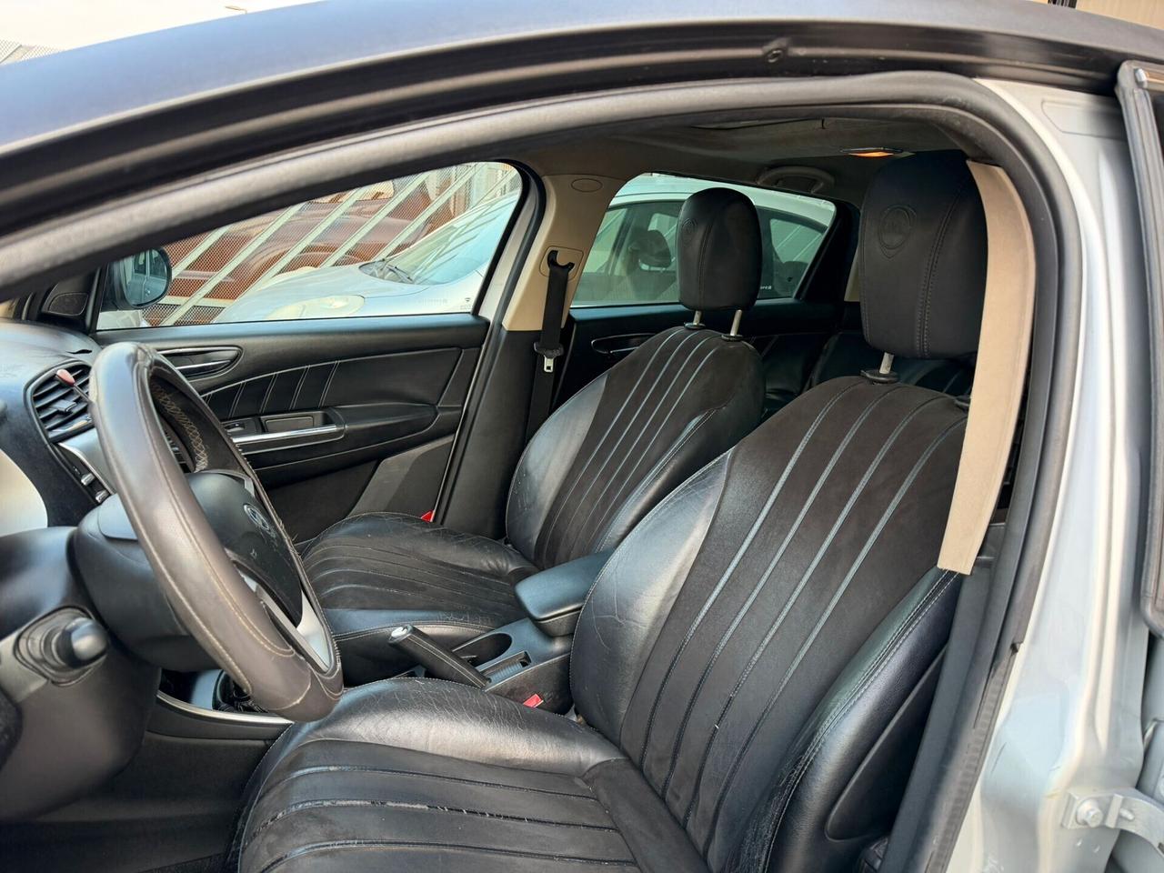 Lancia Delta 1.6 MJT DPF Platino