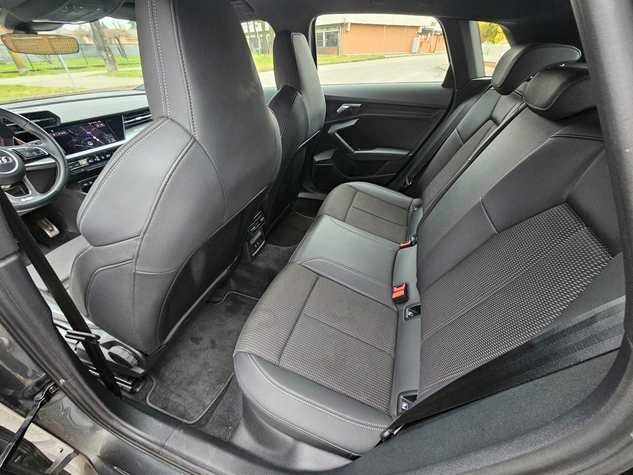 Audi A3 SPB 30 TDI S line Interno/esterno Full Matrix