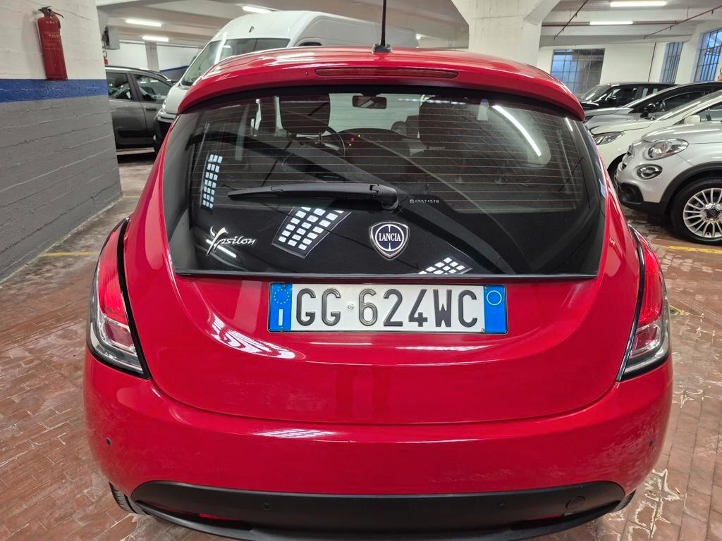 Lancia Ypsilon 1.2 69 CV 5 porte GPL Ecochic Silver