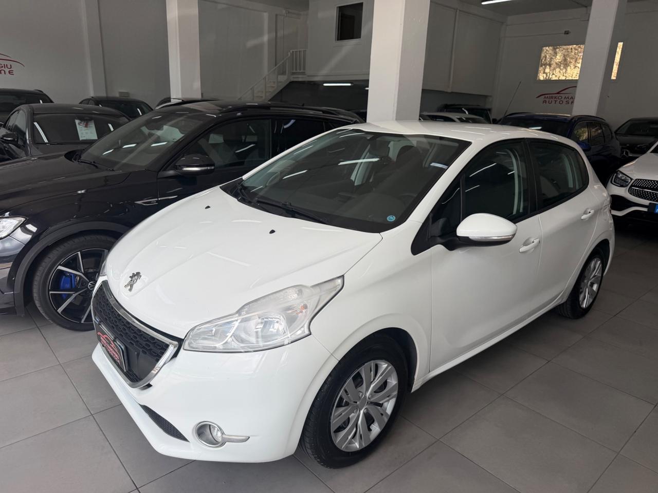 Peugeot 208 1.2 BENZ 5 porte FINANZIABILE