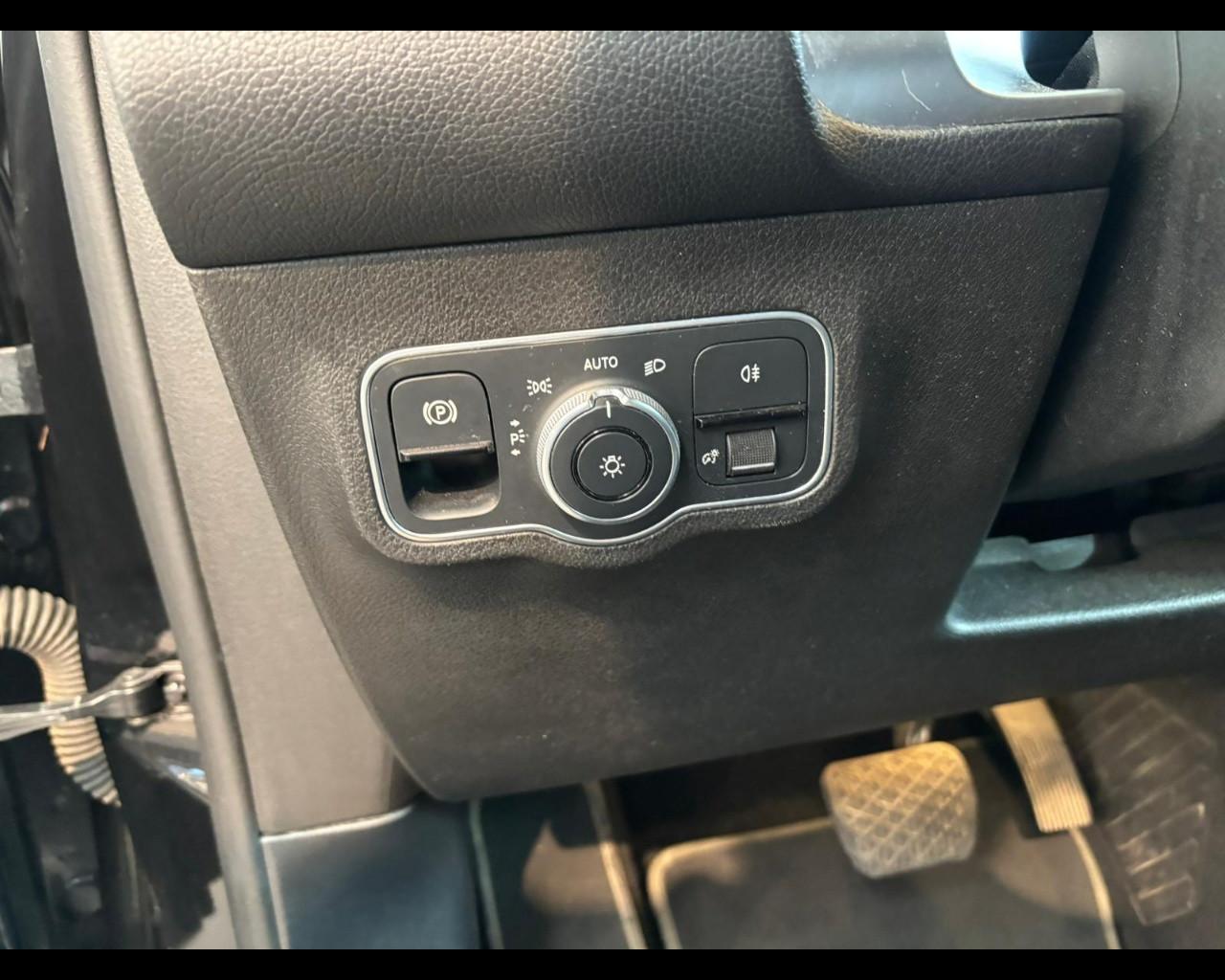 Mercedes-Benz GLB - X247 2019 - GLB 200 d Sport Plus auto